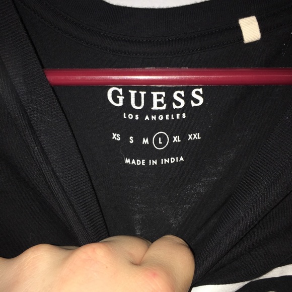 Guess tee - Picture 3 of 3